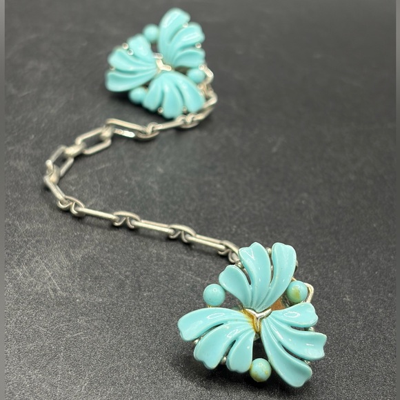 Vintage Blue & Silver Tone Metal Sweater Clip Jewelry Accessory Gift Accessories - Picture 2 of 9